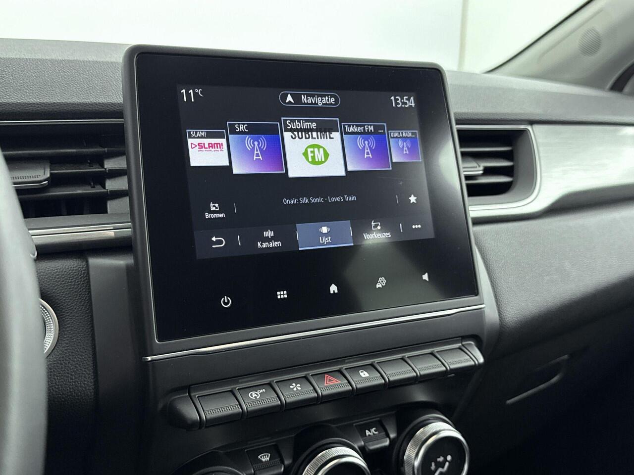 Renault CAPTUR 1.0 TCe 100 Intens | Achteruitrijcamera | Apple CarPlay/Android Auto | Cruise Control | Climate Control | Grootlichtassistent | Half-Leder | Keyless |