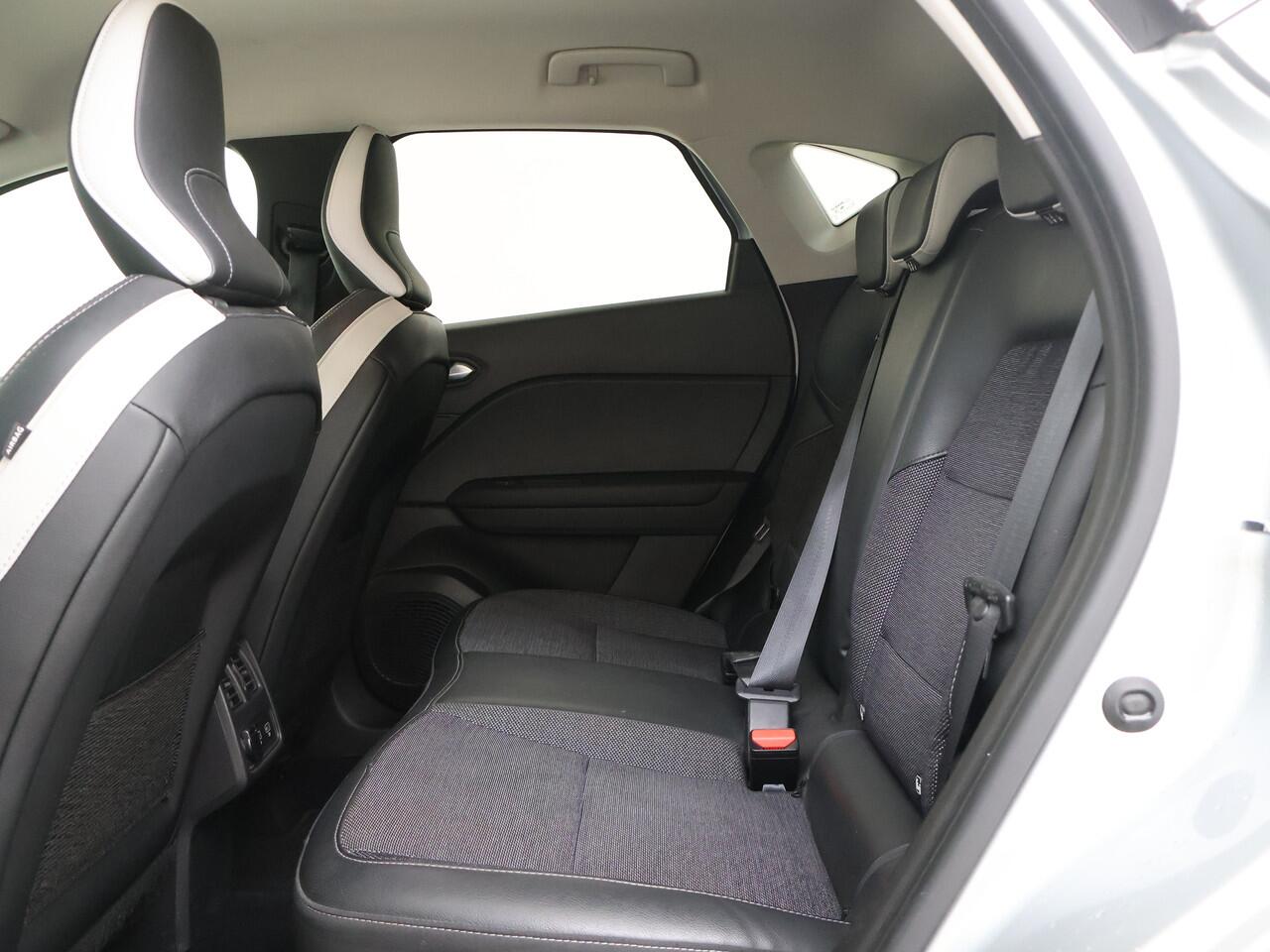 Renault CAPTUR 1.6 E-Tech Plug-in Hybrid 160 Intens | Achteruitrijcamera | Pack Easy Link | Keyless entry |