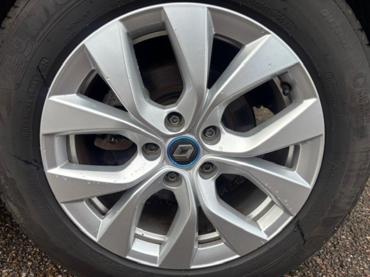 Renault CAPTUR 1.6 E-Tech PHEV 160 Intens, DAB, trekhaak