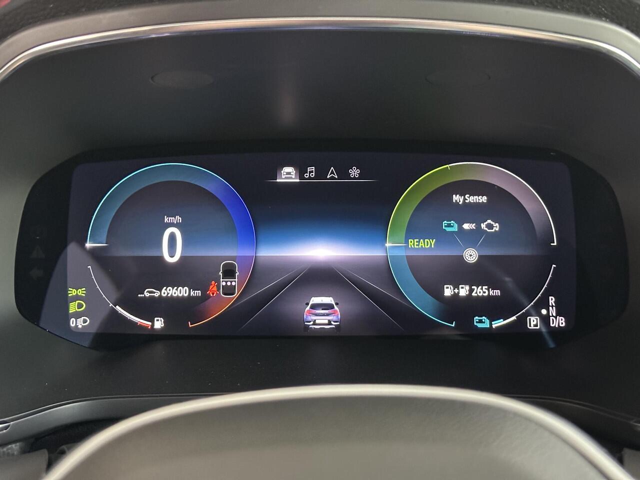 Renault CAPTUR 1.6 E-Tech Plug-in Hybrid 160 R.S. Line | 360° CAMERA | STOEL-/STUURVERWARMING | ADAPTIVE CRUISECONTROL | APPLE CARPLAY/ANDROID AUTO