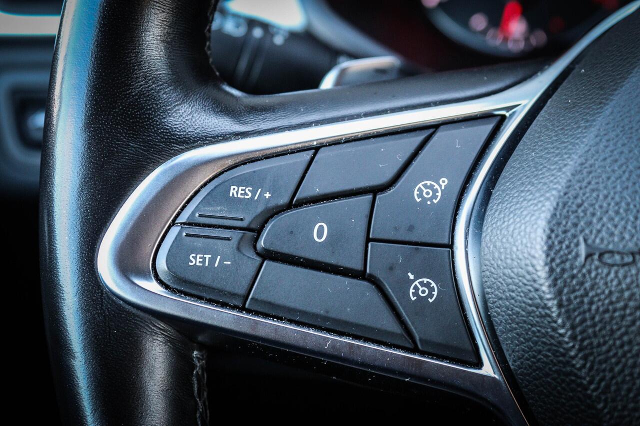 Renault CAPTUR 1.3 TCe 140 Intens Van 17.950,- NU 16.950,- !