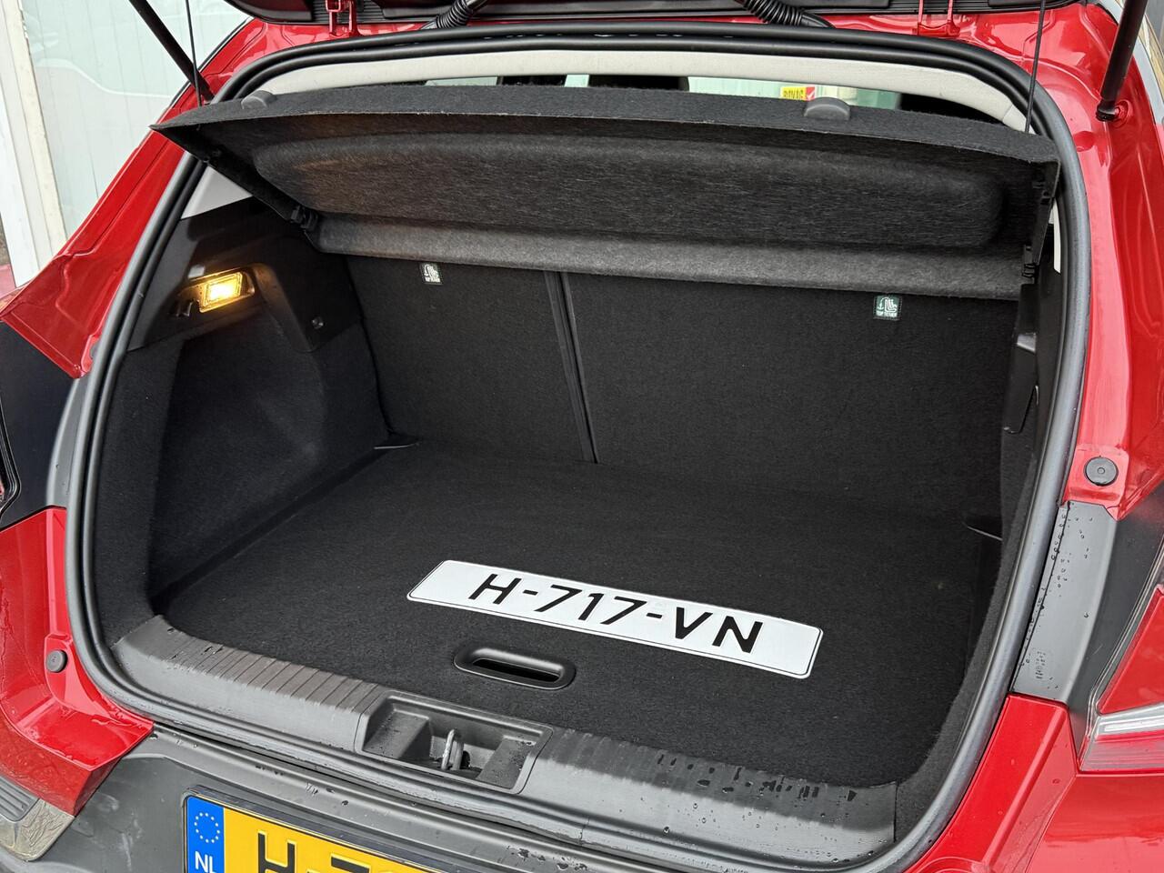 Renault CAPTUR 1.3 TCe 130 Intens | NAP | Trekhaak | 1e eigenaar | Achteruitrijcamera | DAB | LED | Key-less | Climate Control |