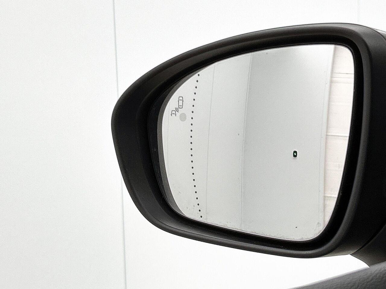 Renault CAPTUR 1.6 E-Tech Plug-in Hybrid Initiale Paris 160PK | Automaat | Trekhaak | Navigatie | Volleder Interieur | Stoelverwarming | Apple CarPlay & Android Auto