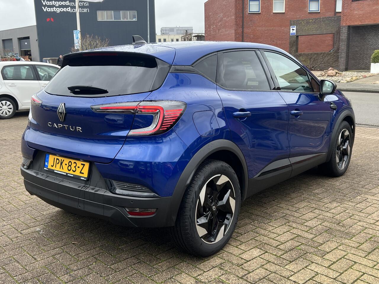 Renault CAPTUR 1.3 TCE AUTOMAAT 160 TECHNO Navigatie* Carplay Camera 18 Inch Velgen Keyless Led Koplampen ACC Stoel + Stuur verwarming Dab Getint Glas Mild Hybride MHEV
