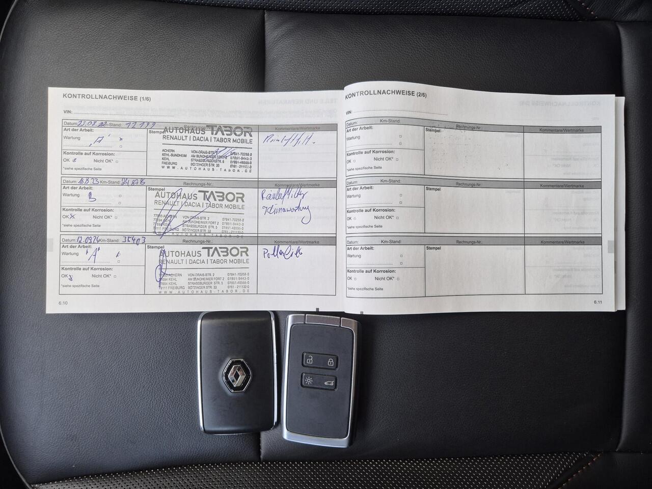 Renault CAPTUR 1.6 E-Tech Plug-in Hybrid 160 Initiale Paris / Automaat / Pack Drive Assist / Apple Carplay Android Auto / Stuur en Stoelverwarming / Bose Audio systeem / Rondomzicht camera / Adaptief CC / Keyless Entry/Start /