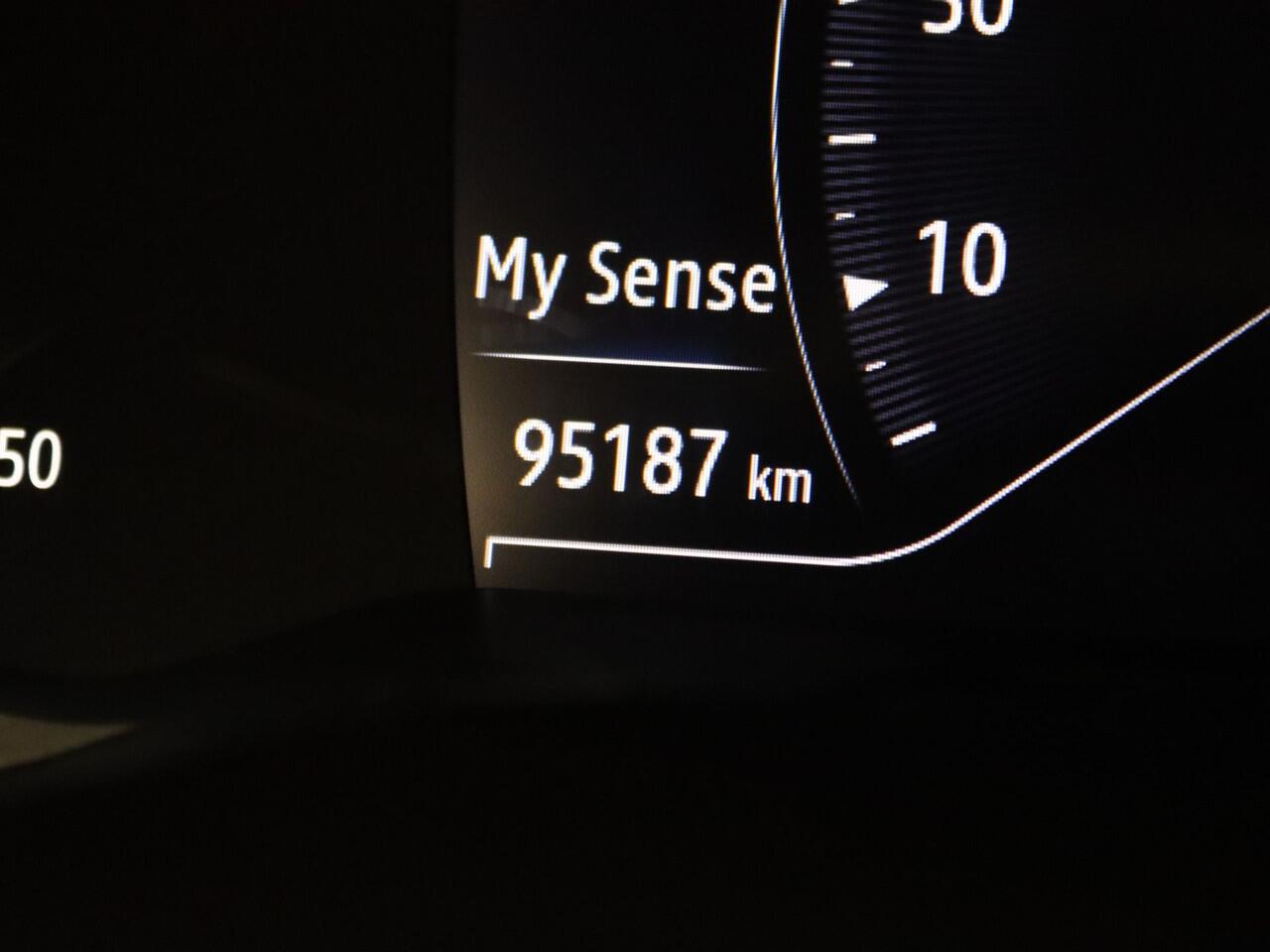 Renault CAPTUR 140pk TCe Intens Cruise | Climate | Carplay | Parkeersens. v+a