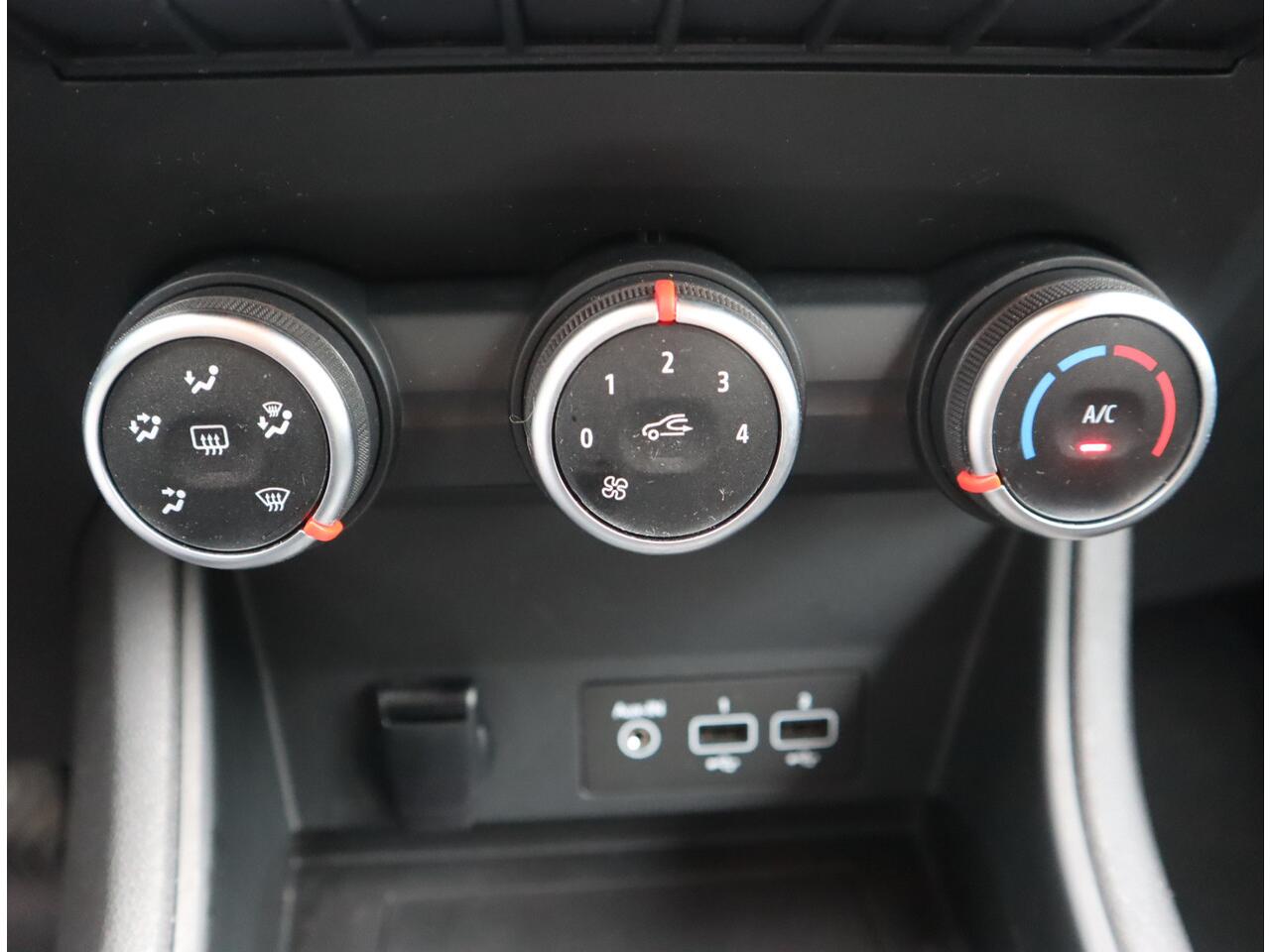 Renault CAPTUR 1.3 TCe 140 Business Zen