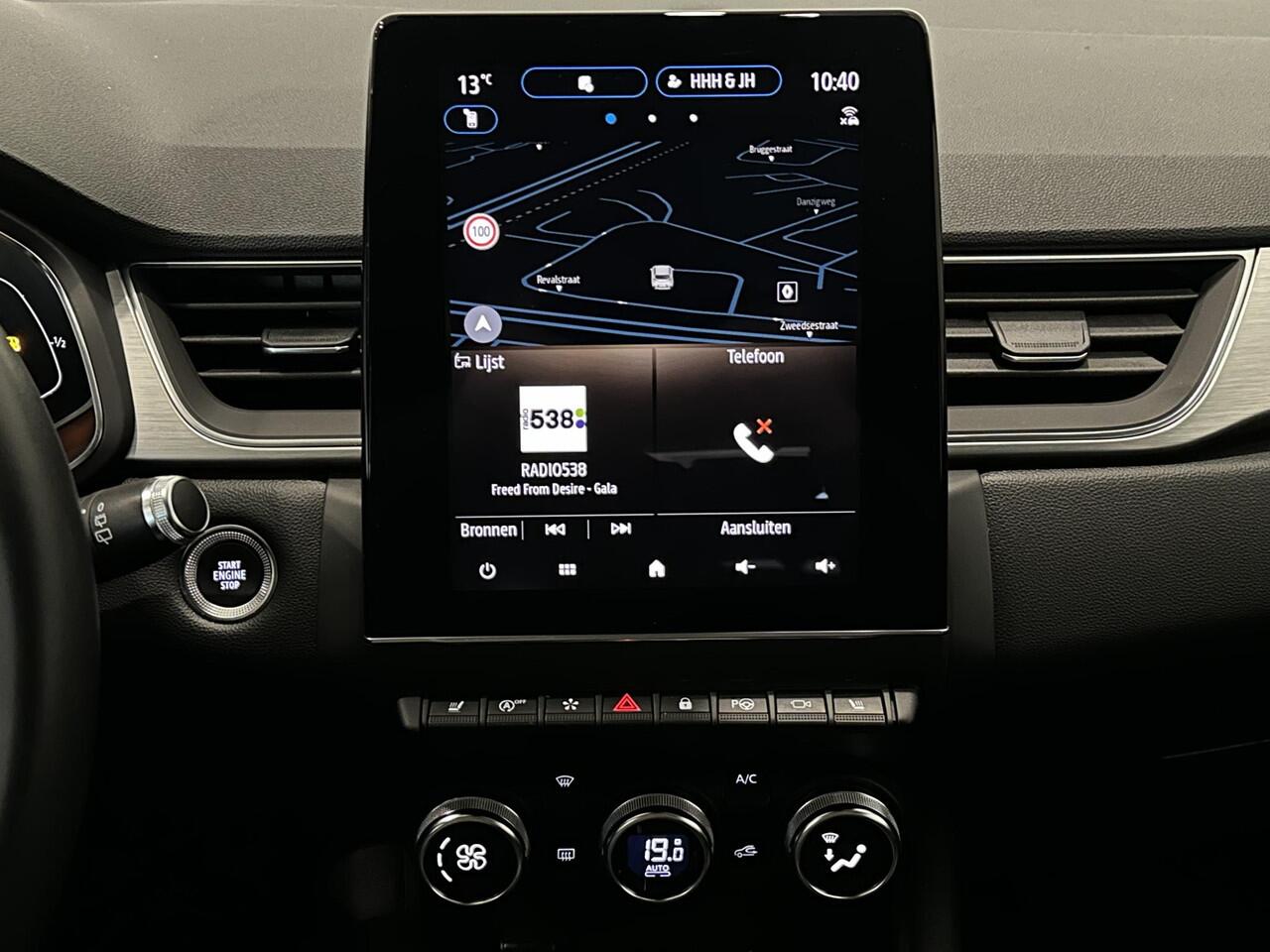 Renault CAPTUR 1.3 TCe 130 EDC Edition One | Navigatie 9,3" | Stoelverwarming | Trekhaak afneembaar | Lichtmetalen velgen 18"