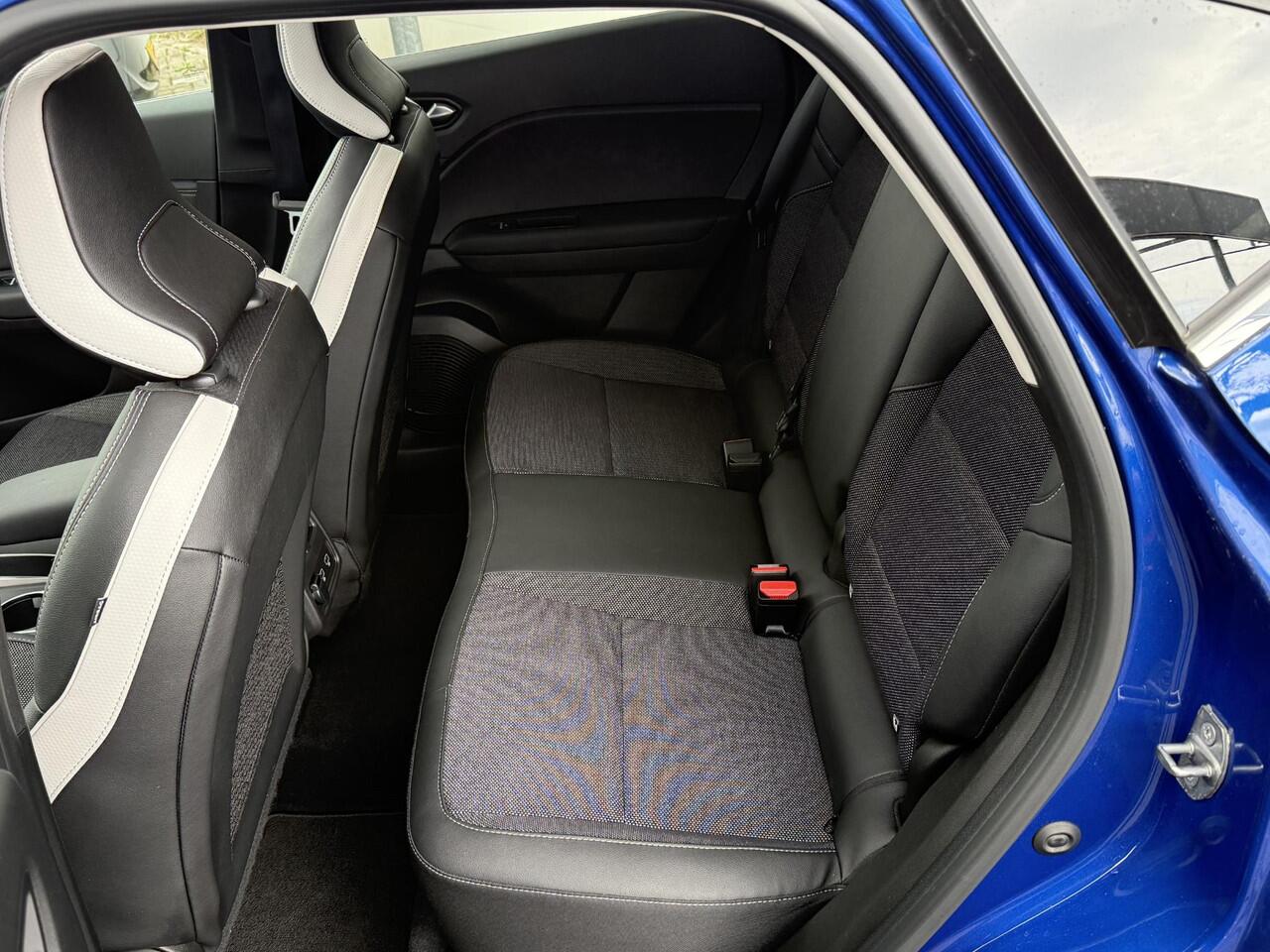 Renault CAPTUR 1.0 TCe 90 techno (Hoge instap) Panoramadak | Bose | Camera | Winter Pack | 18 Inch