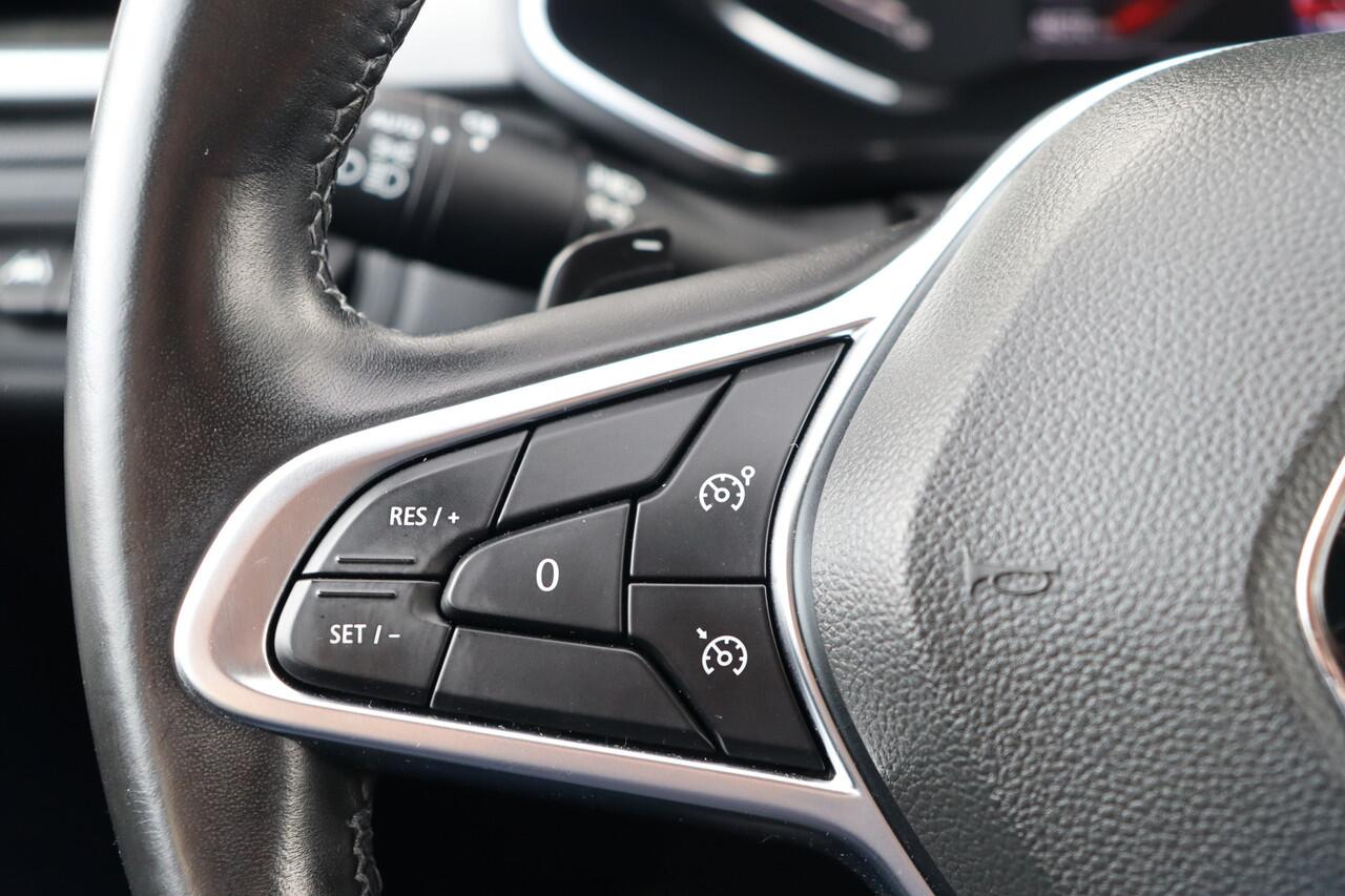 Renault CAPTUR 1.3 TCe 130 Intens Automaat | Navigatie | Cruise Control | Camera | Climate Control | Trekhaak | Carplay