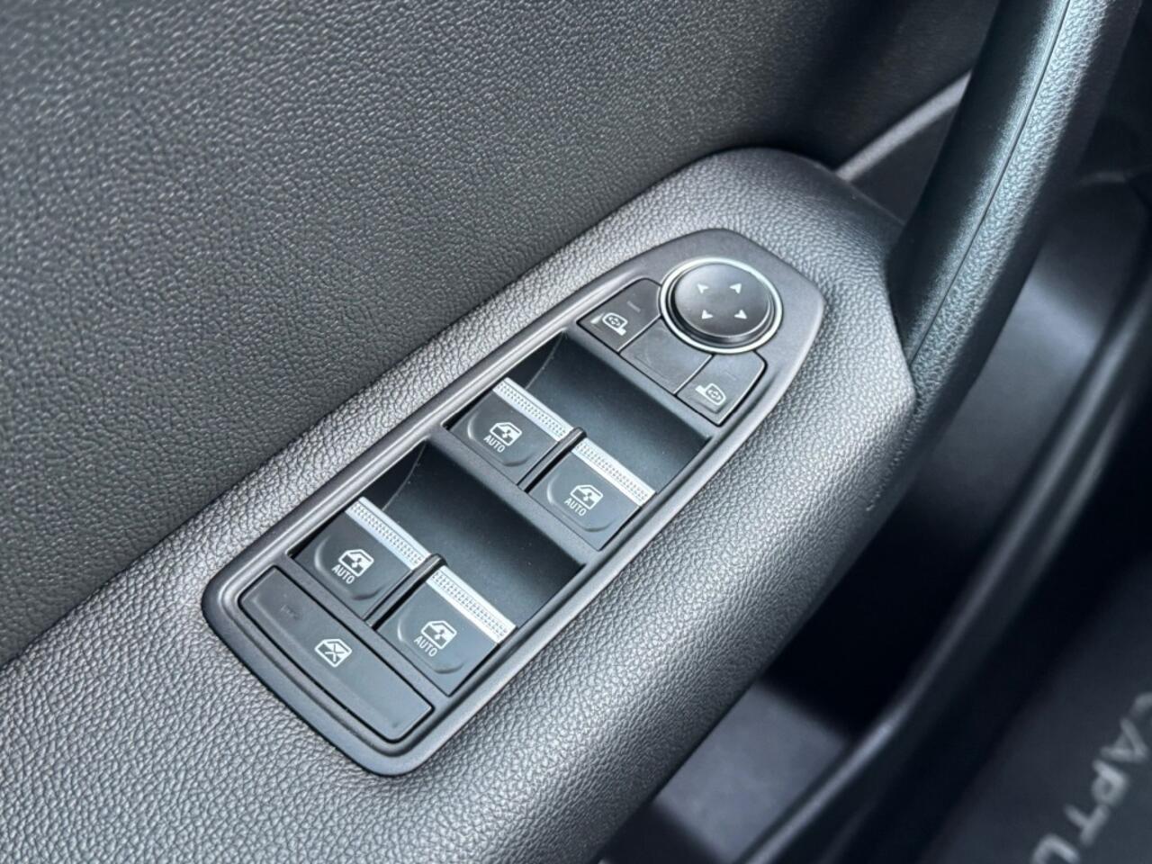 Renault CAPTUR 1.6 E-Tech Plug In - Intens - Navi - Carplay/Android