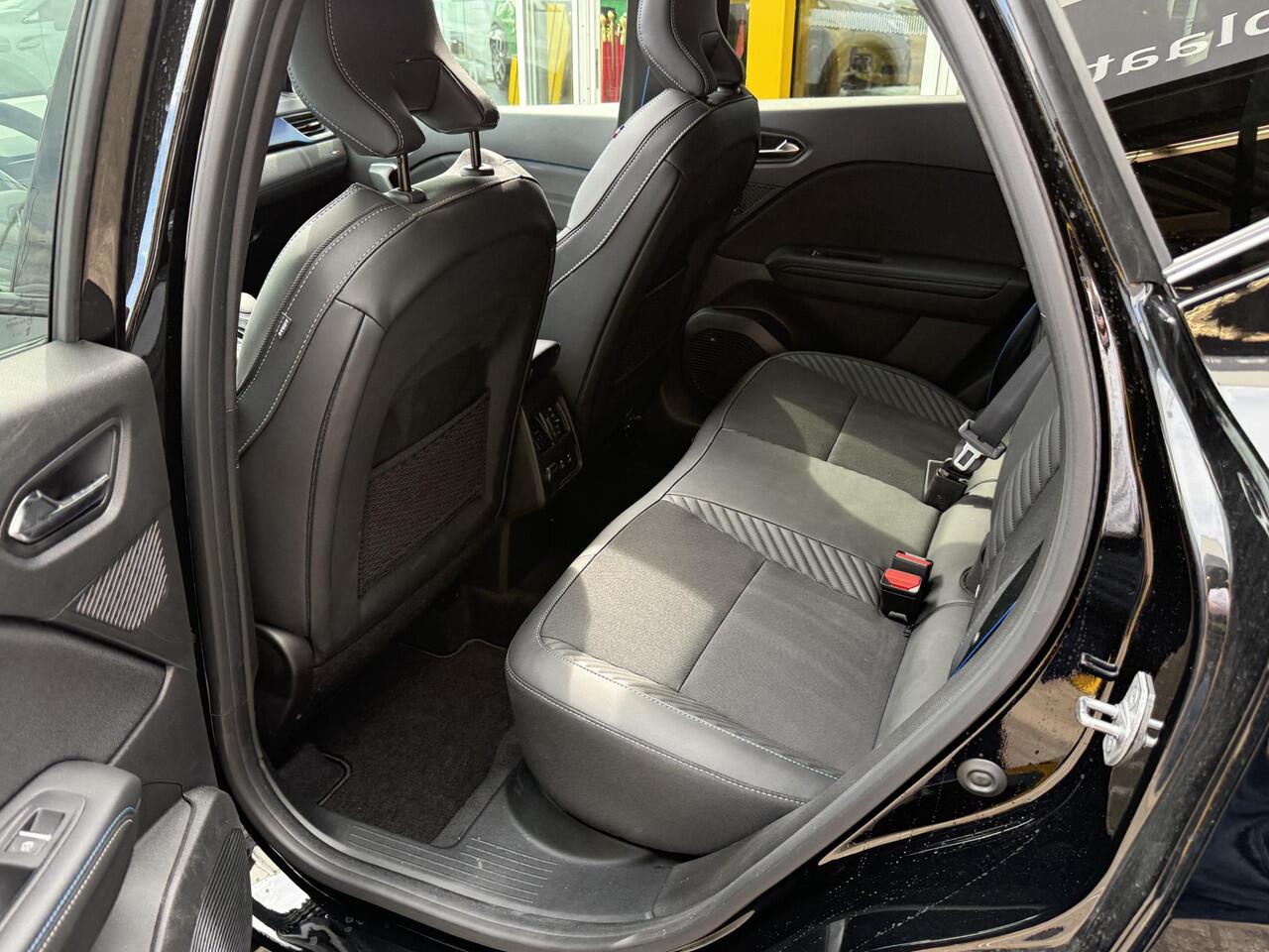 Renault CAPTUR 1.6 E-Tech full hybrid 145 esprit Alpine | Panoramadak | Pack Light & Sound | Pack driving | Stoel & stuur verwarming | All-Season |