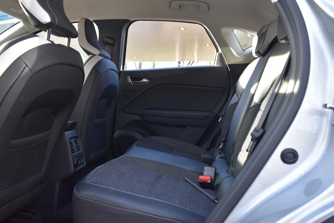 Renault CAPTUR 1.3 TCe 130 Intens Automaat | Stuur/Stoelverwarming | Navigatie | Camera | 100% Renault Onderhouden | 12 mnd BOVAG garantie | Whatsapp 06-53188999