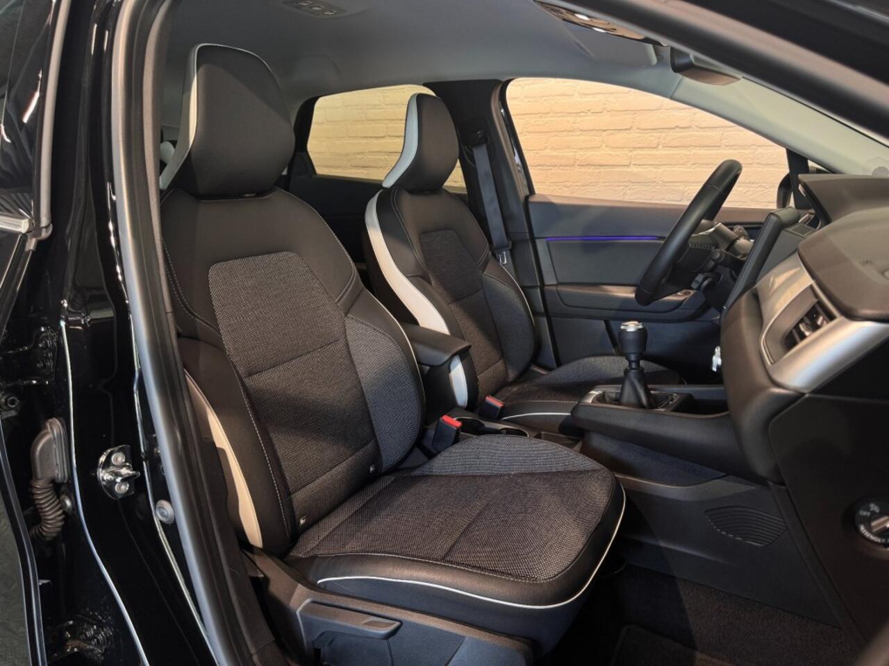 Renault CAPTUR 1.0 TCe Techno 91pk Navi Camera Stoelv Clima Smartlink 17''