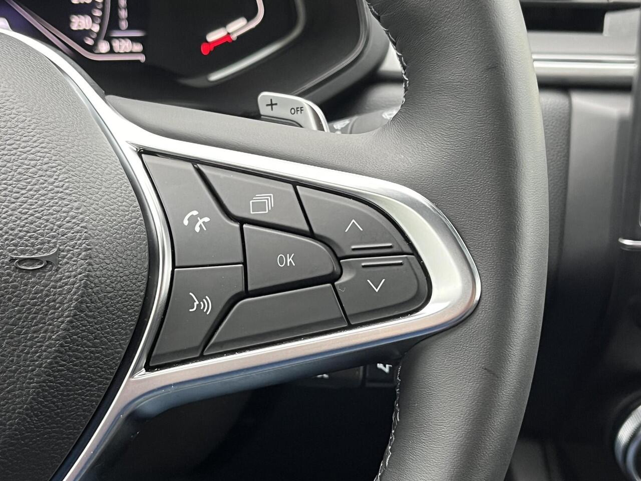 Renault CAPTUR 1.3 TCe 140 EDC Automaat Techno Renault Captur 1.3 TCe 140 EDC Automaat Intens / 1.500KG Trekgewicht / Adaptieve cruise control / Dodehoekdetectie / Keyless / Climate control / Stoel- en stuurverwarming