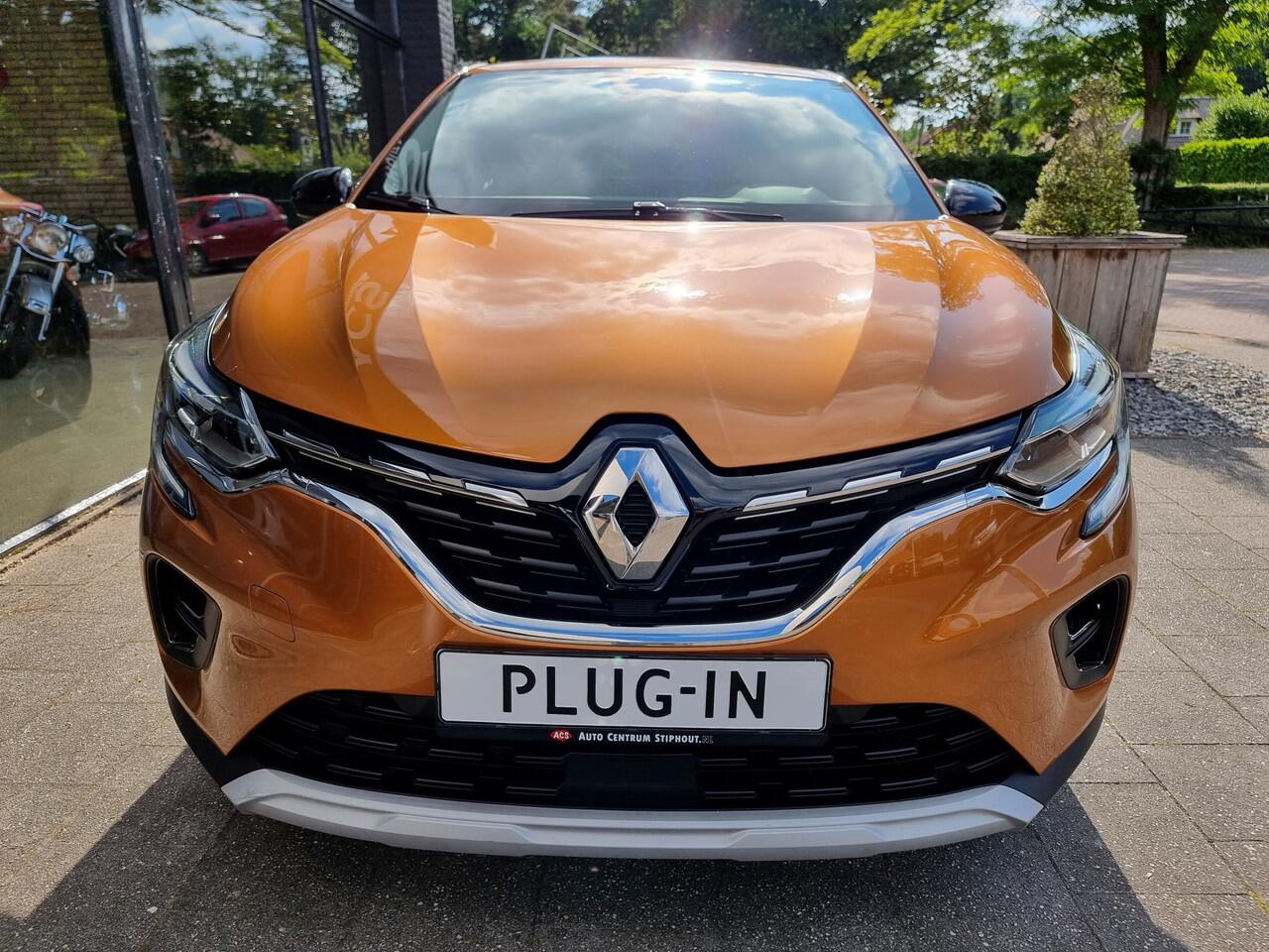 Renault CAPTUR 1.6 E-Tech Plug-in Hybrid 160pk Intens | Leder | Privacy | Zeer mooie staat!