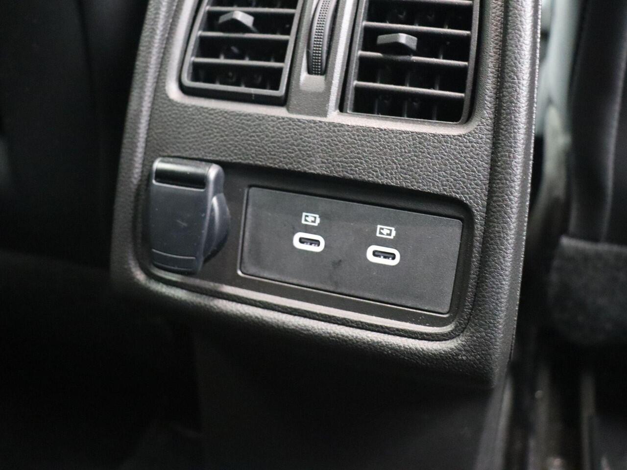 Renault CAPTUR TCe 90pk techno | Harman/Kardon | Stoel en stuur verwarming | Achteruitrijcamera |