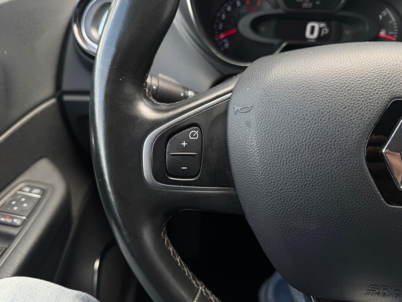 Renault CAPTUR 1.3 TCe 150pk Intens - navi - camera