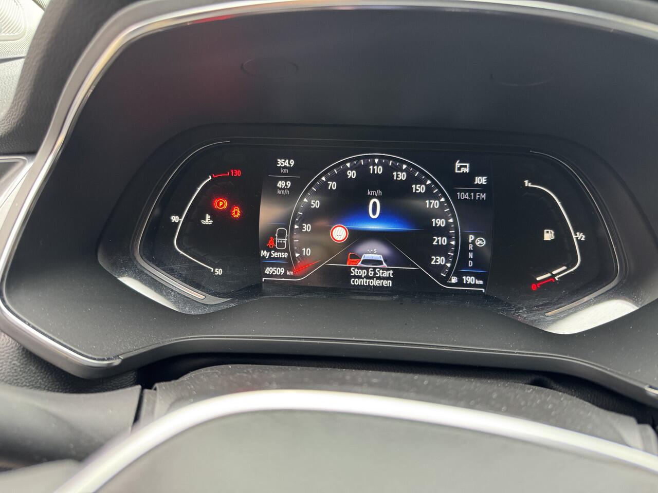 Renault CAPTUR 1.3 TCe 130 Intens/ BOSE Audio/18 inch LM velgen/Afneembare trekhaak