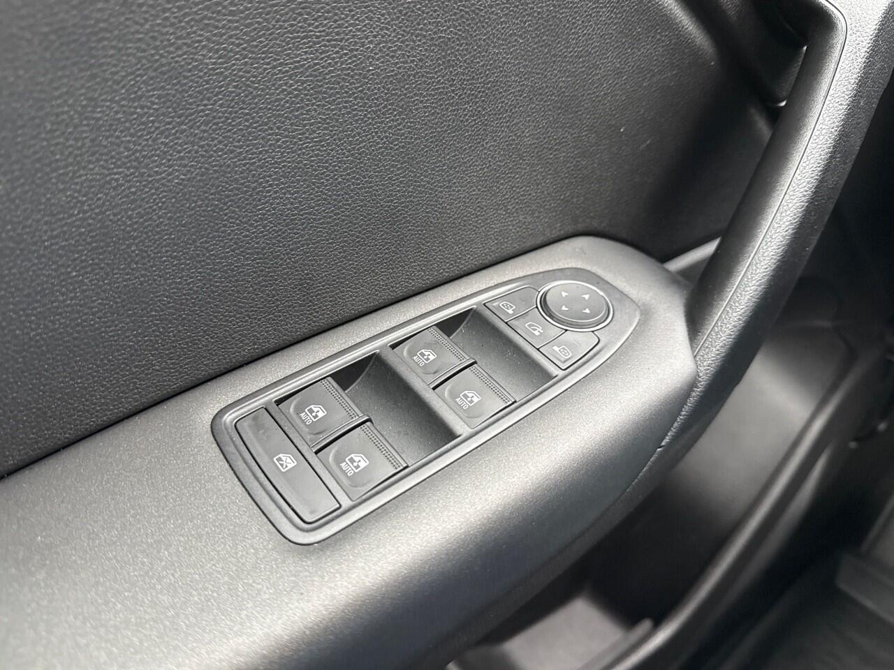 Renault CAPTUR 1.6 E-Tech Plug-in Hybrid 160 Business CRUISE / PDC ACHTER / NAVI / CLIMATE