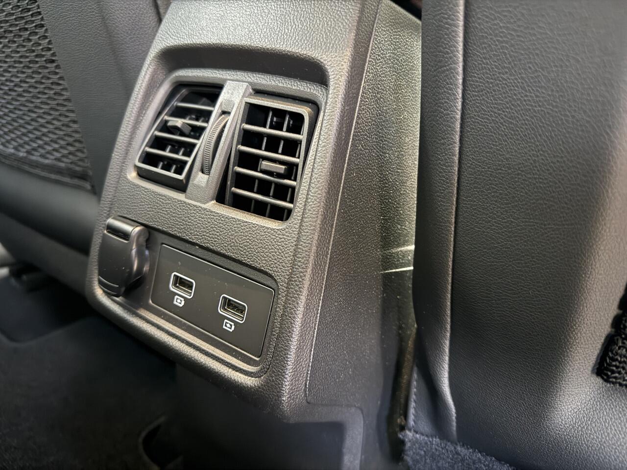 Renault CAPTUR 1.3 TCe 140 Intens EDC automaat | Bose | 360 camera | Easy Park Assist | tijdelijk gratis Top Afleverpakket twv Eur 695