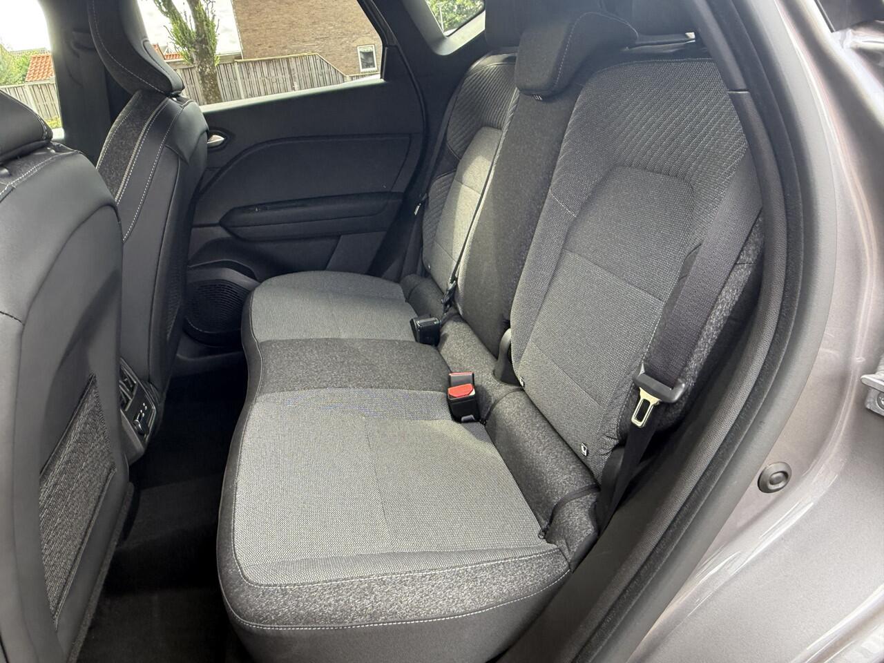 Renault CAPTUR 1.3 mild hybrid 140 techno | Nieuw model | Camera | PDC | LM |