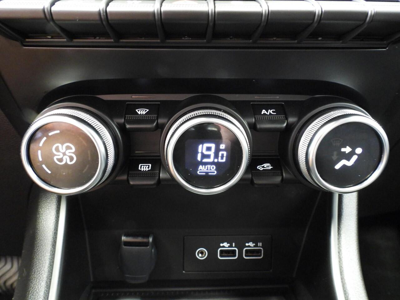 Renault CAPTUR 1.0 TCe 90 Techno NAVI/CAMERA/LED/17"LMV!