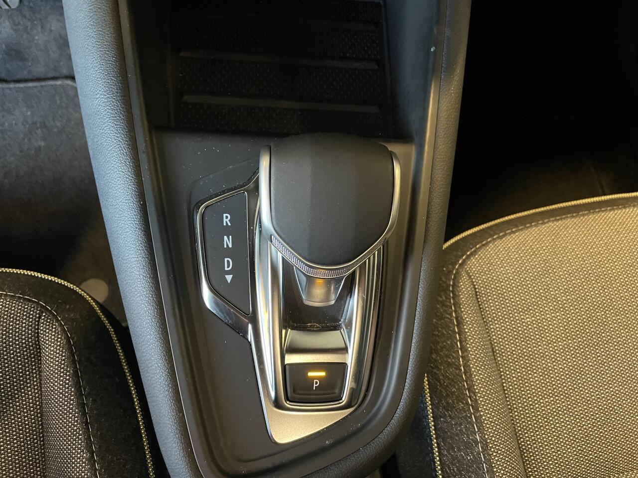 Renault CAPTUR 1.3 TCe 160 Techno Winterpakket-Achteruitrijcamera-Navigatie by Apple/Android-Climate control