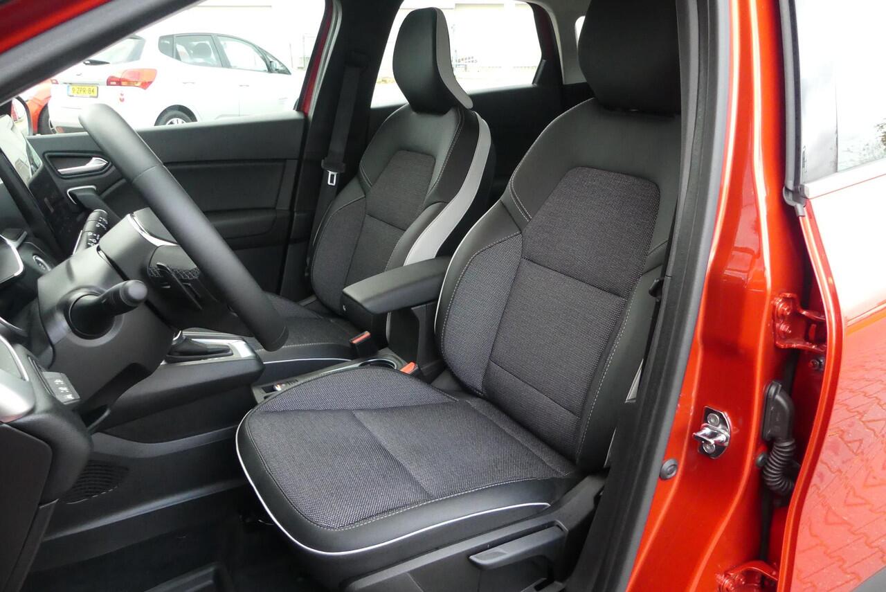 Renault CAPTUR 1.3 TCe 140 Intens CRUISE, CLIMA, STOELVERWARMING, NAVI, APPLE CARPLAY/ANDROID AUTO, DAB, 11.369KM