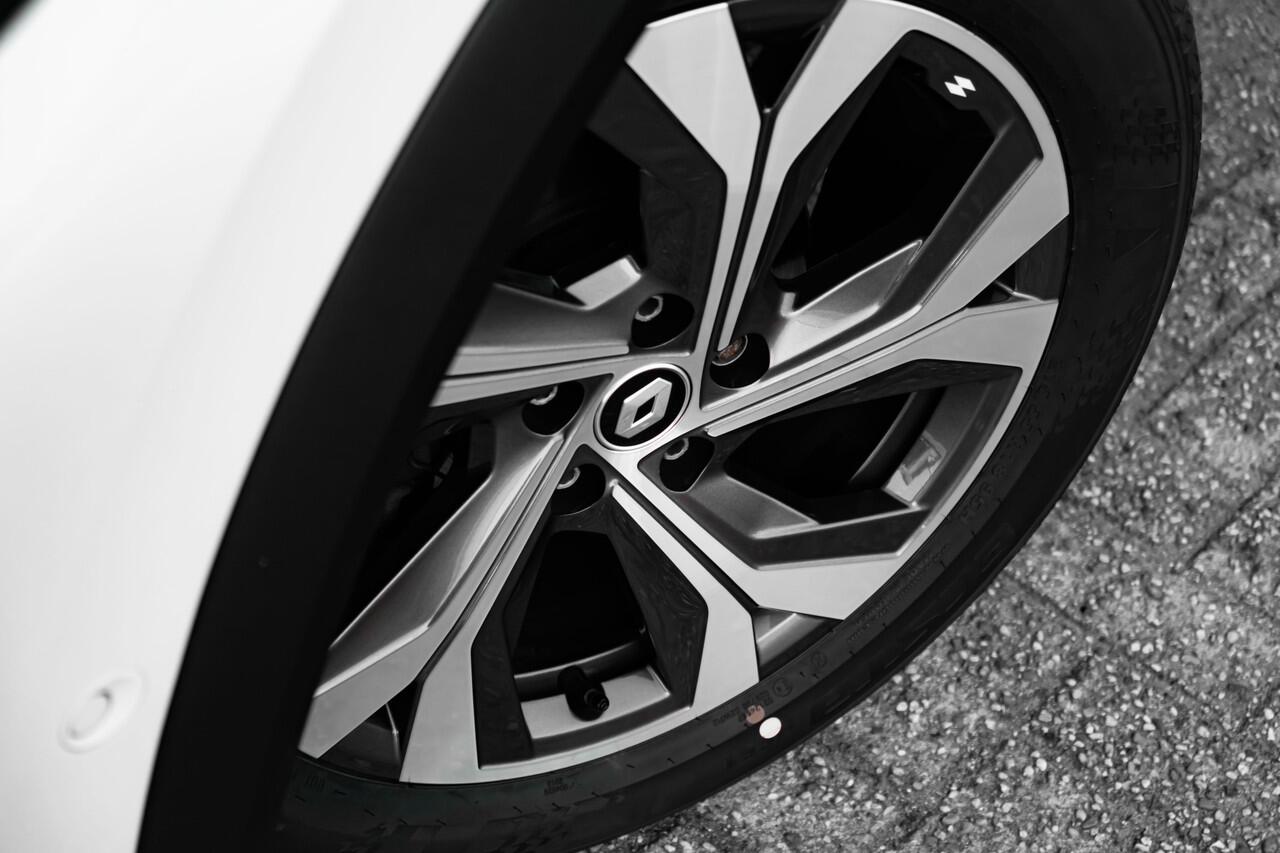 Renault CAPTUR TCe 140 PK R.S. Line | Schuifkanteldak | 360 graden camera |