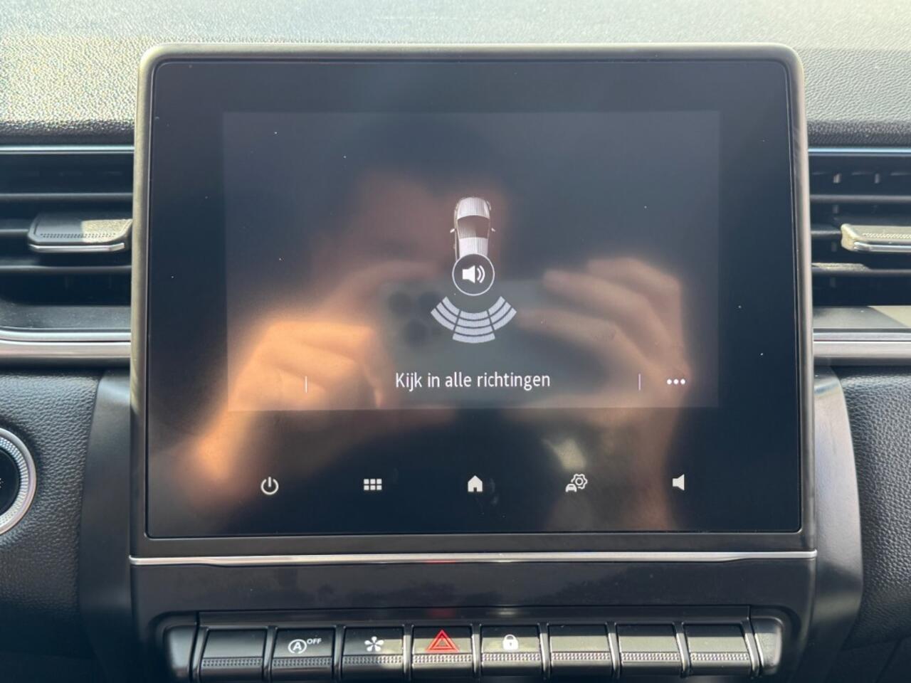 Renault CAPTUR 1.3 TCE 140PK AUT. HALF-LEER NAVIGATIE CARPLAY AIRCO LMV PDC