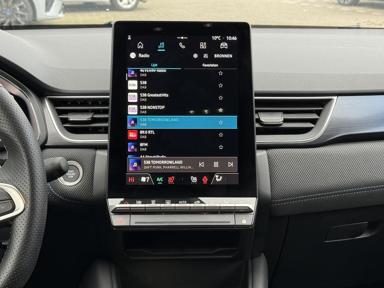 Renault CAPTUR 1.3 TCe 160 esprit Alpine (Hoge instap) Automaat | Camera | Winter Pack | Navigatie