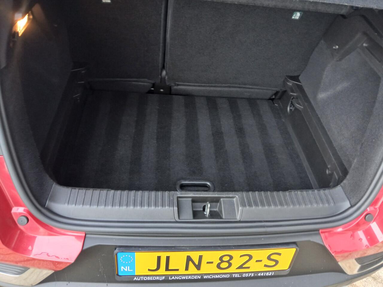 Renault CAPTUR 1.3 TCe 140 Intens / automaat / camera