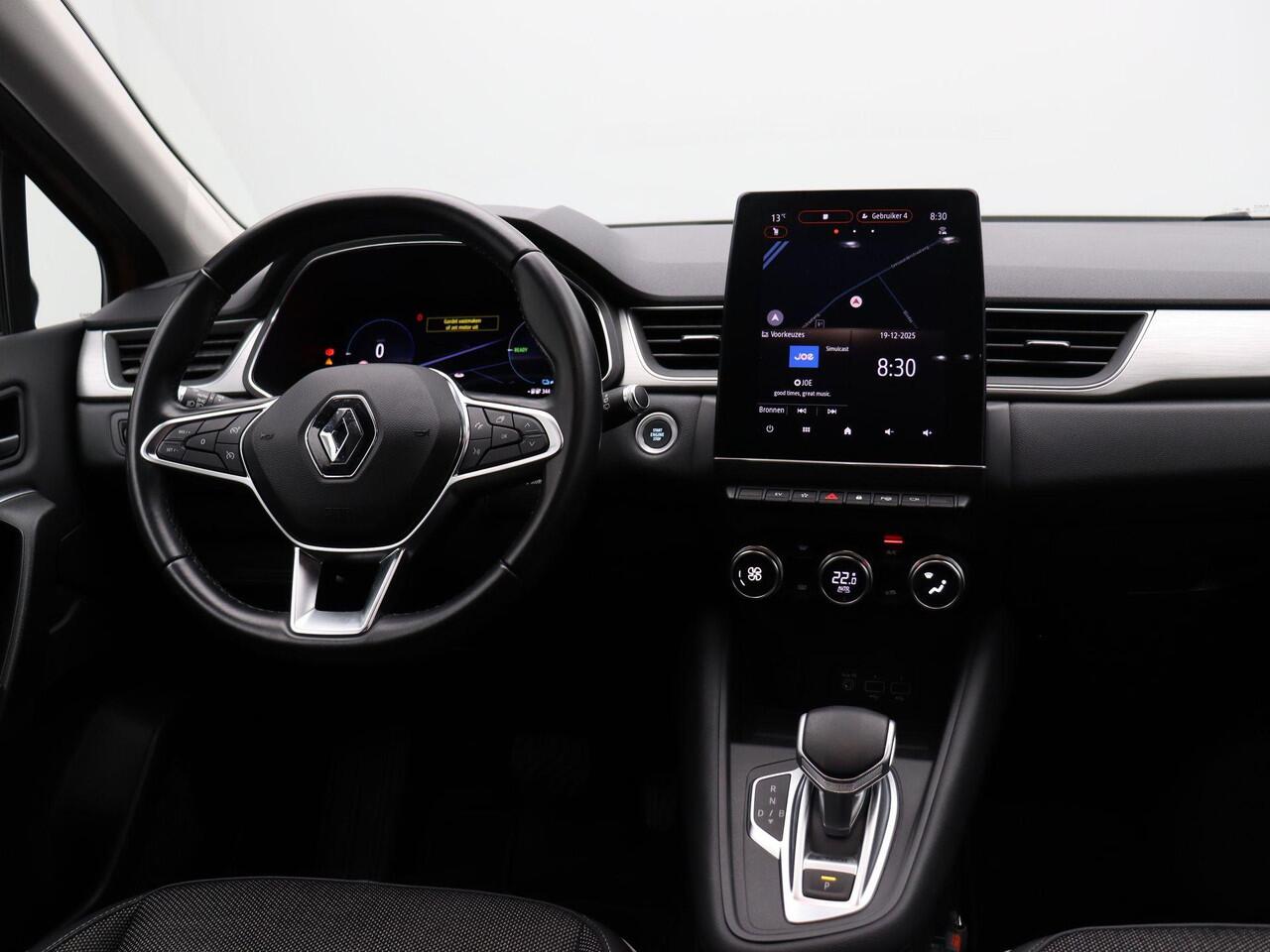 Renault CAPTUR 160pk E-Tech Phev Intens | Dealer Onderhouden | 1e Eigenaar! | Trekhaak | 85% accu score | Digitale Cockpit |