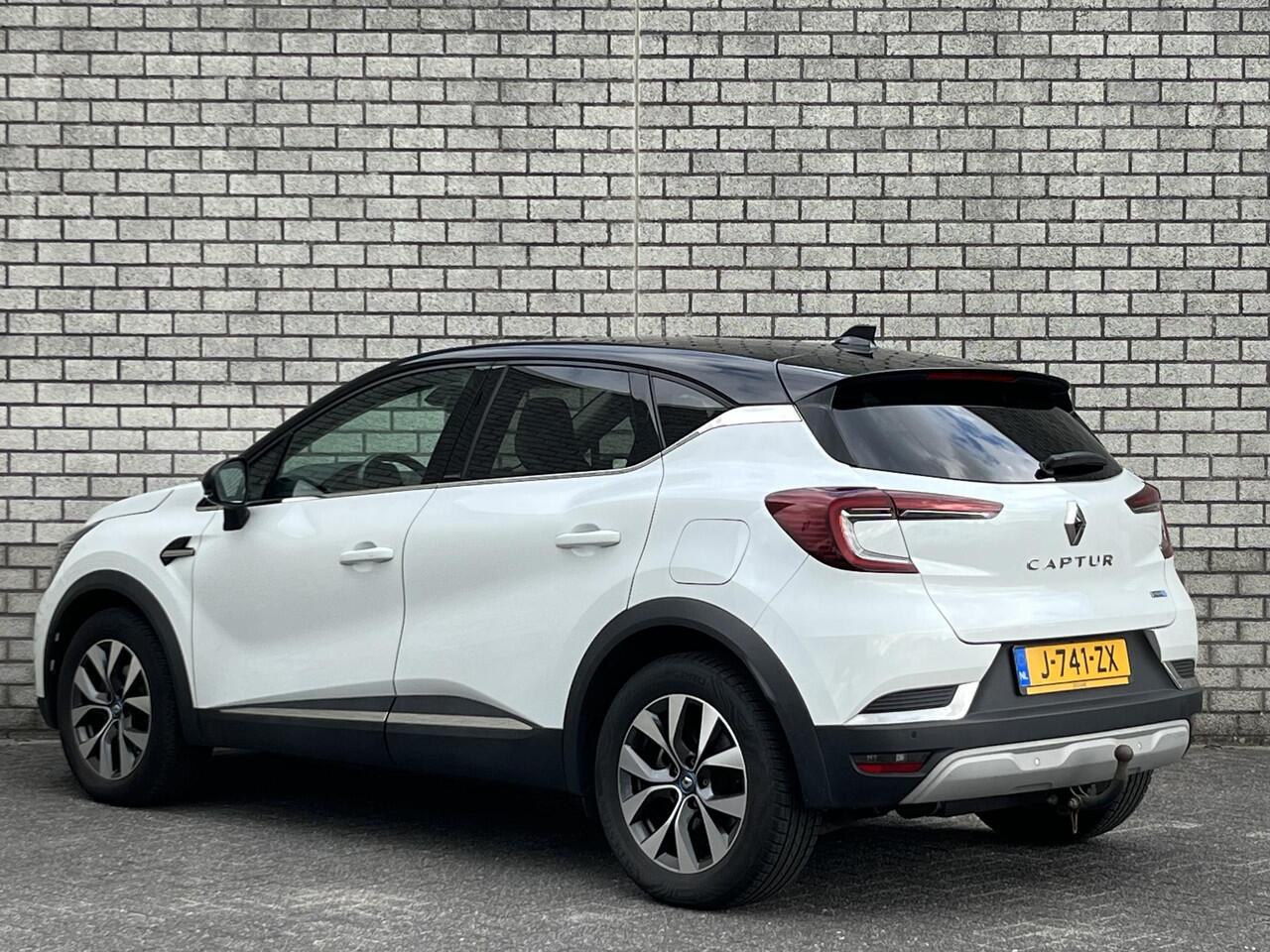 Renault CAPTUR 1.6 E-Tech Plug-in Hybrid 160 Intens | Trekhaak | Apple CarPlay / Android Auto | Achteruitrijcamera |