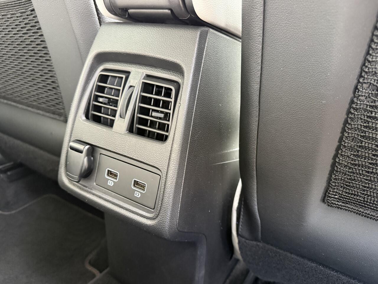 Renault CAPTUR Initiale Paris 1.3 Tce 130 EDC automaat | panoramadak | Bose | lederen bekleding | tijdelijk gratis Top Afleverpakket twv Eur 695