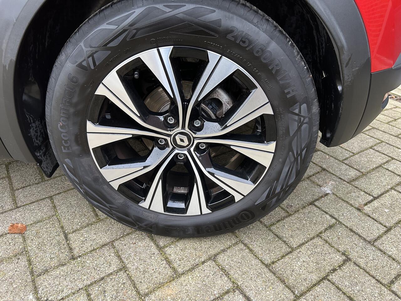 Renault CAPTUR 1.6 E-Tech Hybrid 145 techno