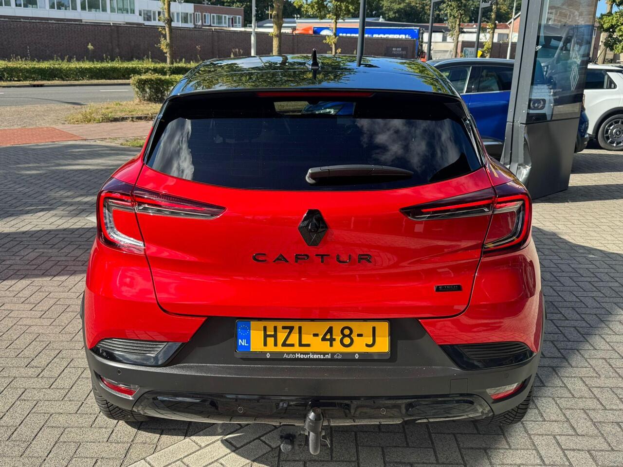 Renault CAPTUR E-Tech plug-in hybrid 160 SL Rive Gauche | Automaat | Trekhaak | Parkeersensoren voor en achter | Achteruitrijcamera |