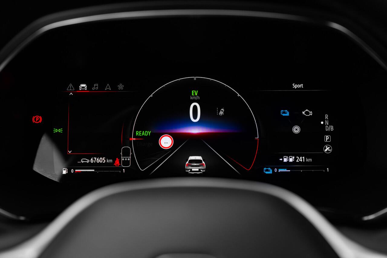 Renault CAPTUR 1.6 E-Tech Plug-in Hybrid 160 PK Edition One | Trekhaak | 360 camera | Groot scherm | 18'' velgen met 4 seizoensbanden |