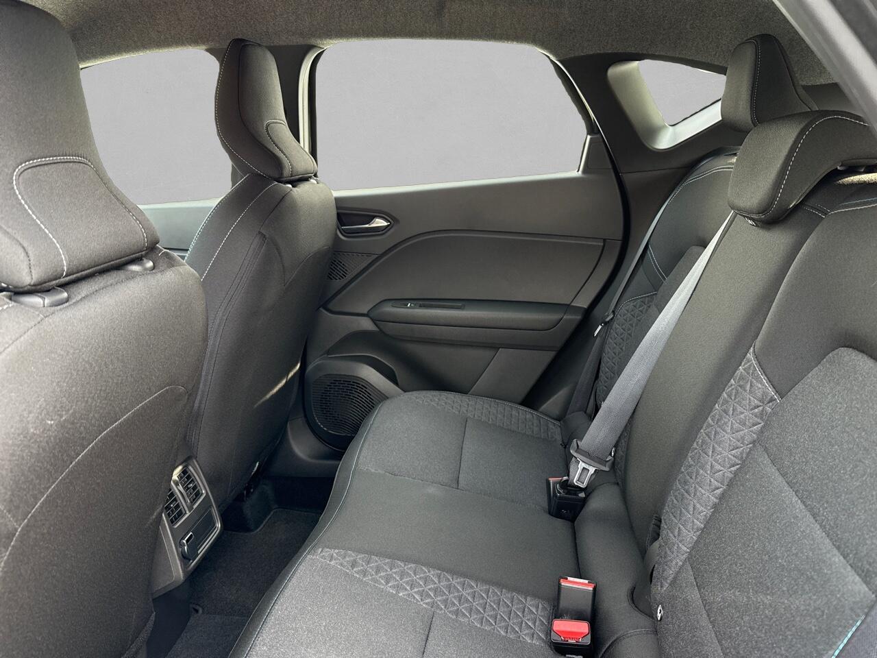 Renault CAPTUR 1.3 mild hybrid 160 evolution EDC AUTOMAAT / CAMERA / ECC / PDC ACHTER