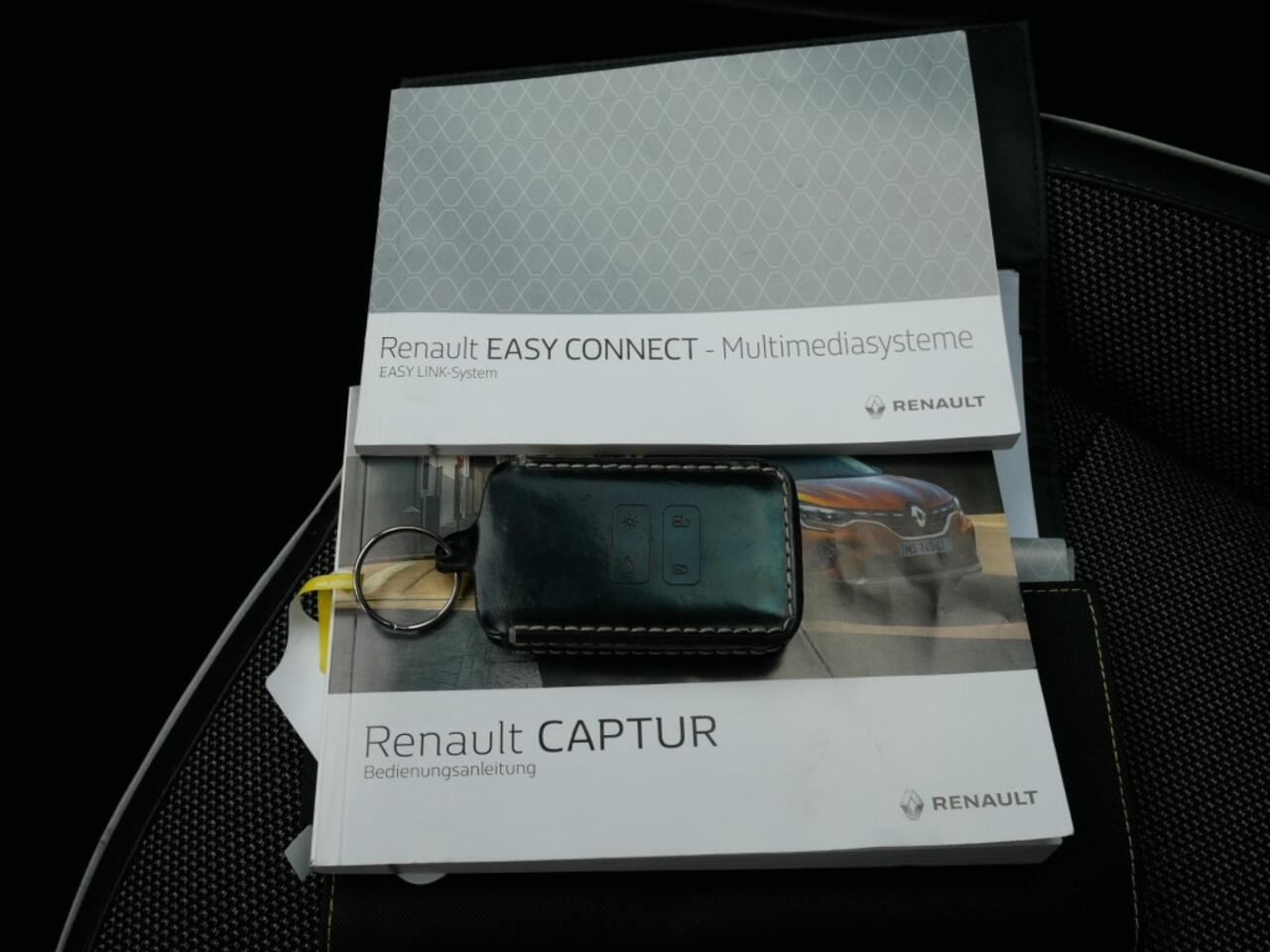 Renault CAPTUR 1.3 TCE INTENS **Clima//Navi//Lm **