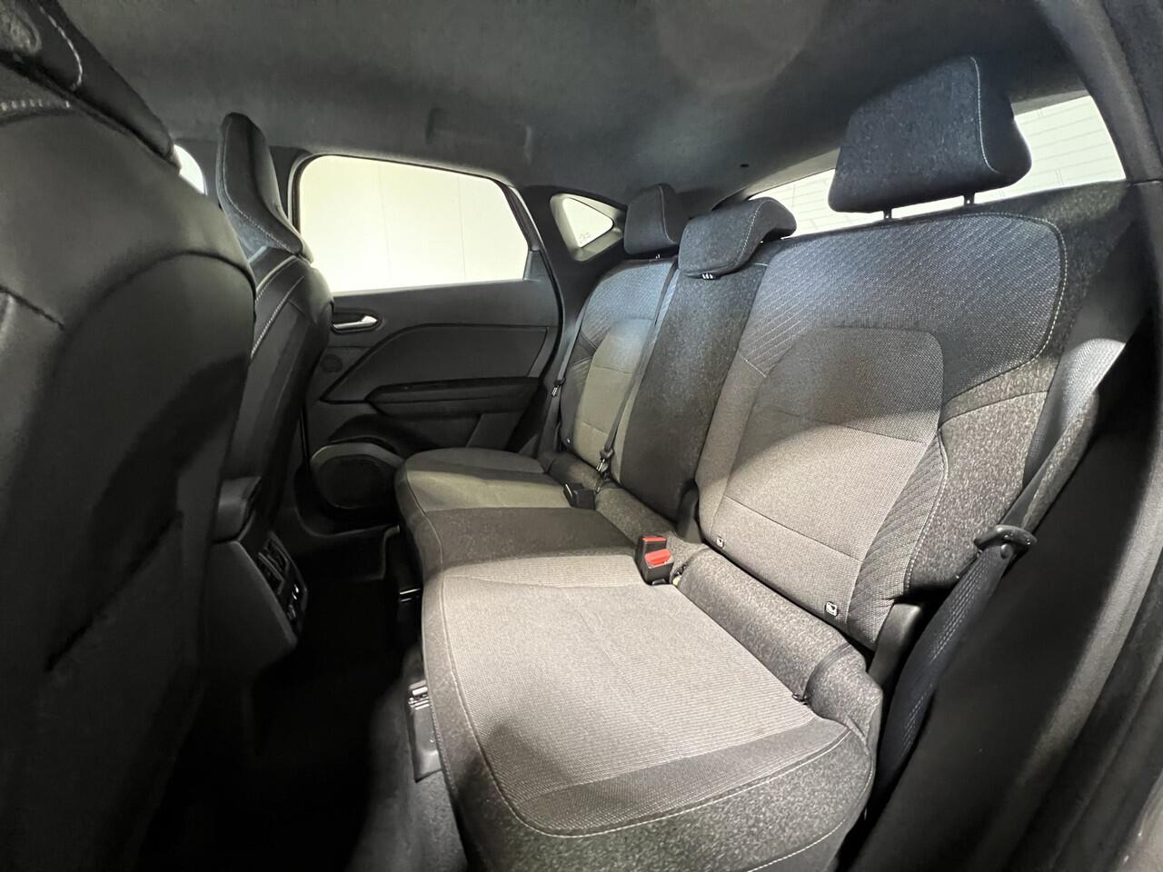 Renault CAPTUR 1.0 TCe 90 Techno | Navigatie/Android/Apple Carplay | Lichtmetalen Velgen 18" | Parkeersensor Achter + Camera | Cruise Control | DAB | Airco |