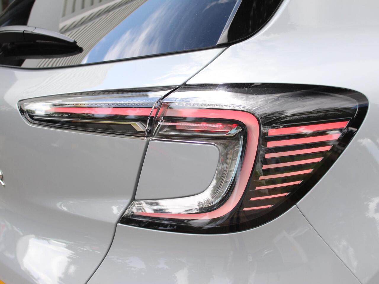 Renault CAPTUR 1.3 Mild Hybrid 140 Techno / DEMO / PACK NAVIGATION / 9,3'' NAVI / 10,25'' COCKPIT / CAMERA / PDC / CRUISE / KEYLESS / MULTISENSE / CLIMATE / 18'' LMV