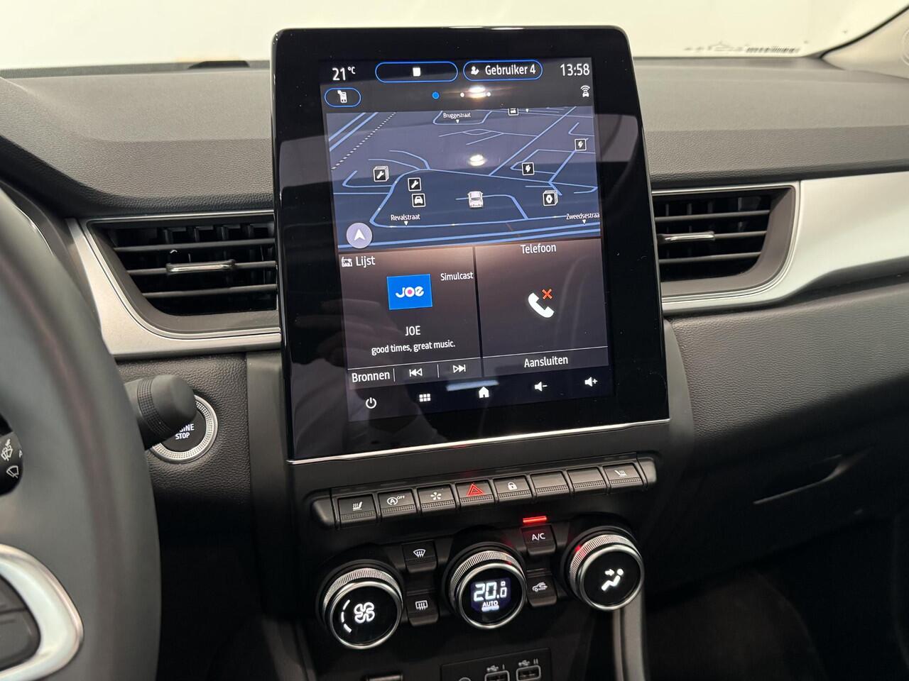 Renault CAPTUR 1.0 TCe 90 Techno | BOSE | Panoramadak | Stoel- en stuurverwarming | Dodehoek Detectie | Lichtmetalen velgen 18" | Adaptieve Cruise Control