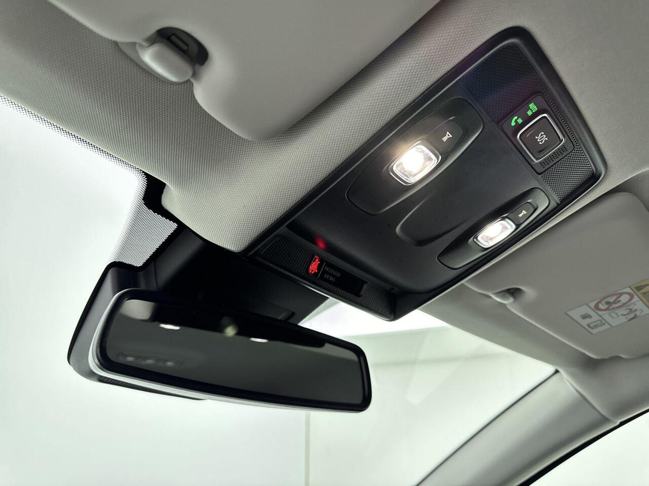 Renault CAPTUR 1.6 E-Tech plug-in hybrid 160Pk techno | Navigatie | Apple & Android Carplay | Climate Control | Cruise Control & Snelheidsbegrenzer | Parkeersensoren Voor & Achter | Achteruitrijcamera | Keyless Entry | Privacy Glass |