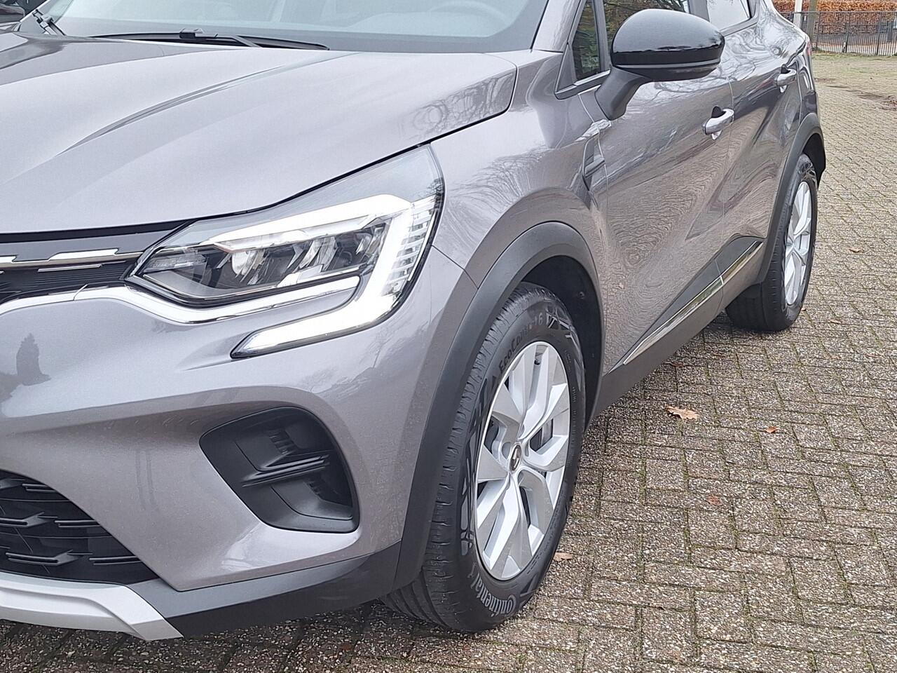 Renault CAPTUR 1.3 TCe 130 Intens AUTOMAAT Navi/ Climate control/Stoelverwarming/Parkeersensoren/Nieuwe banden