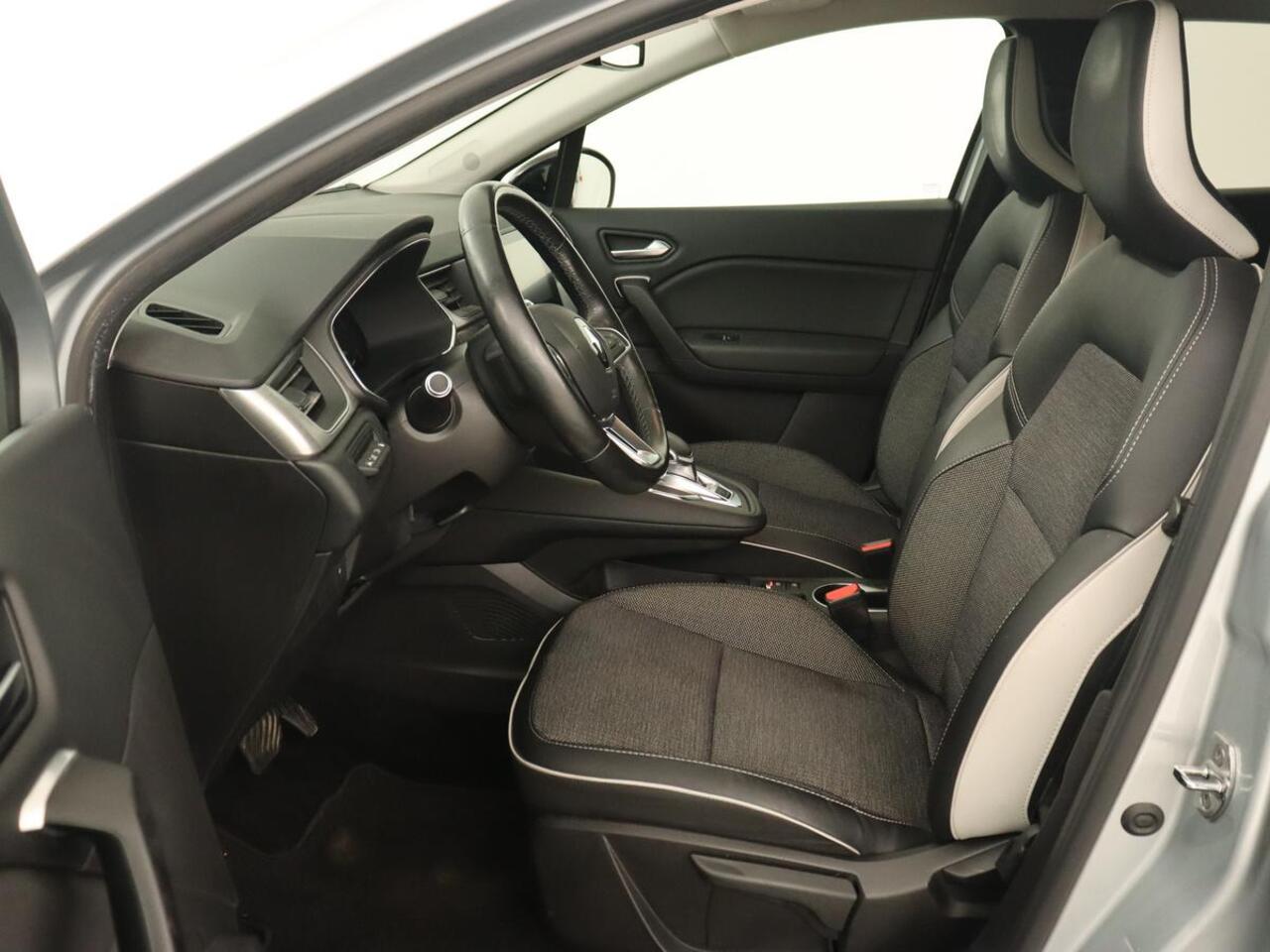 Renault CAPTUR 1.6 E-Tech Hybrid 145 Intens | Automaat | Carplay | PHEV | Half leder | Adaptive cruise | Climate controle | DAB | Getint glas | LED