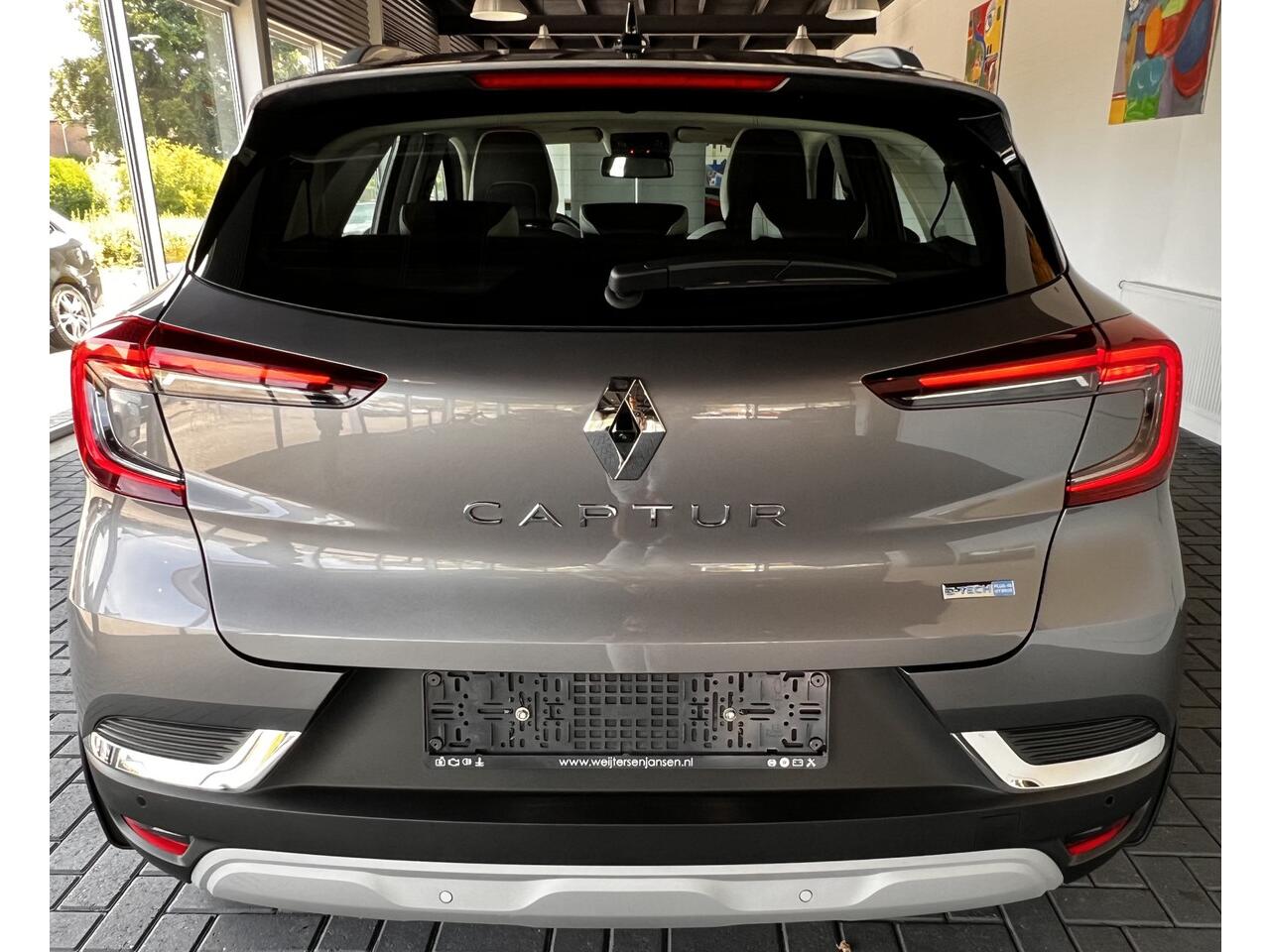 Renault CAPTUR 1.6 E-Tech Plug-in Hybrid 160 Intens / BOSE / Stoelverwarming / Camera / Carplay