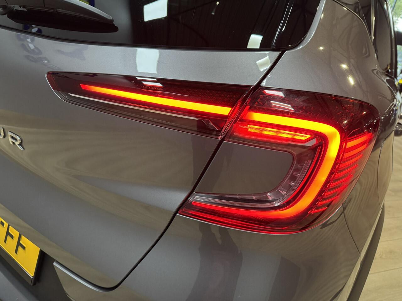 Renault CAPTUR 1.3 TCe 155 Initiale Paris Airco ECC | Adaptive Cruise | Panorama | 360 Camera | Virtual | Leder | Apple Carplay Isofix | NAP