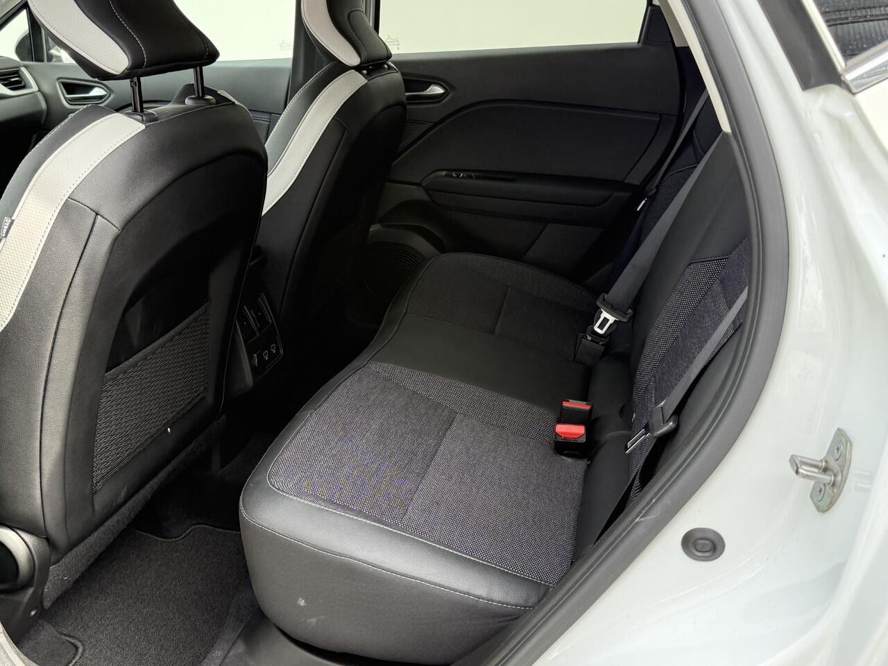 Renault CAPTUR 1.0 TCe 90 techno (Hoge instap) BOSE | Navigatie | 360° Camera | Dealer Onderhouden